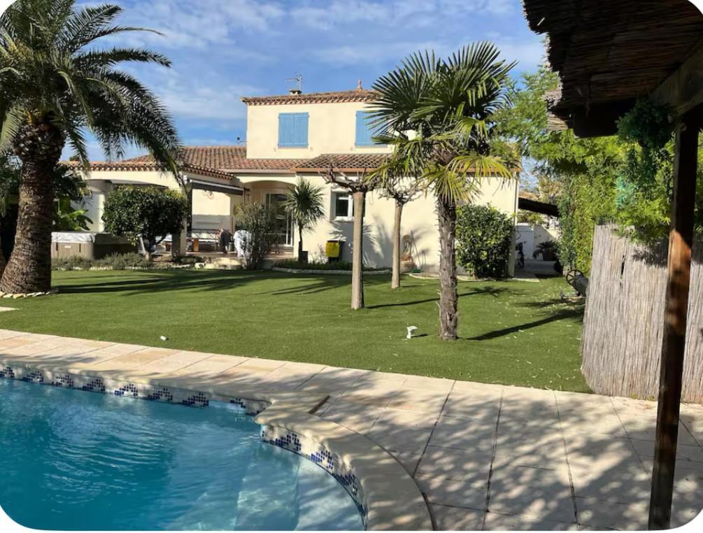 Villa Avec Piscine Gallargues-le-Montueux Exterior foto