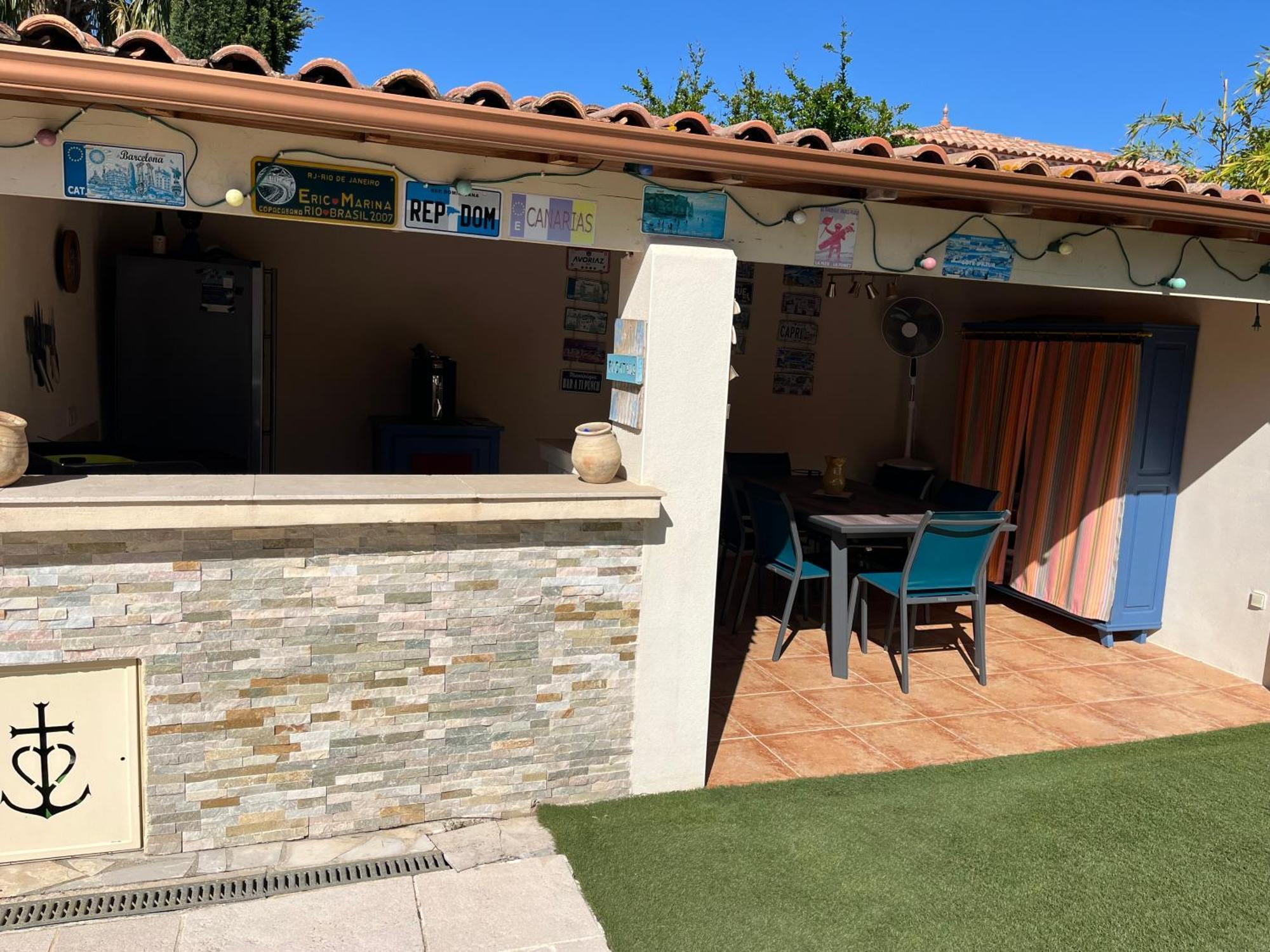 Villa Avec Piscine Gallargues-le-Montueux Exterior foto